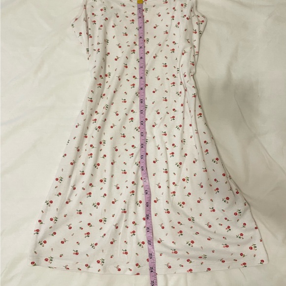 Cotton On White Dress with Red Floral Print - Picture 2 of 6